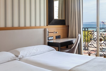 Standard Twin Room, Beach View