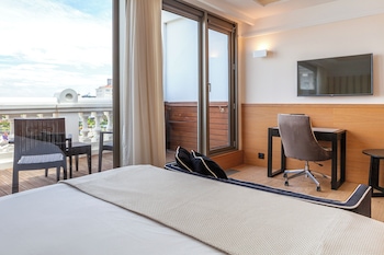 Double Room, 1 Queen Bed, Terrace, Beach View
