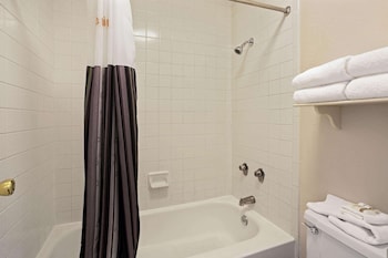 Deluxe Room, 2 Double Beds, Non Smoking