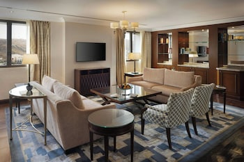 Diplomatic Suite Club, 1 King Bed