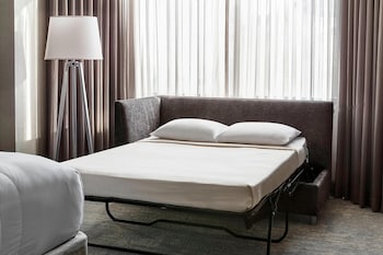 Junior Suite, 1 King Bed with Sofa bed (Hearing Accessible)