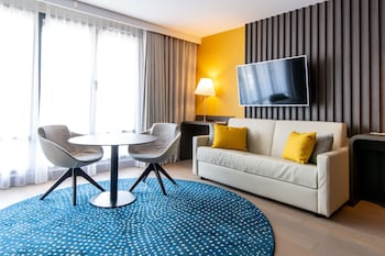 Suite, 2 Twin Beds, Non Smoking
