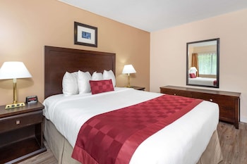 Suite, 2 Queen Beds, Non Smoking (2 Bedrooms)