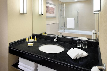 Executive Room, 1 King Bed, Smoking