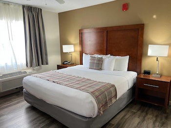 Room, 1 King Bed with Sofa bed, Non Smoking, Jetted Tub (Upgrade)