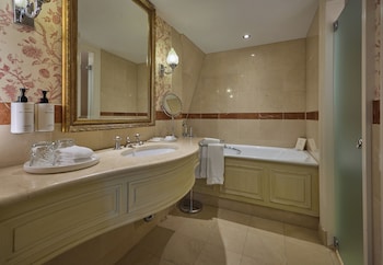 Suite, 1 King Bed, River View (Penthouse)