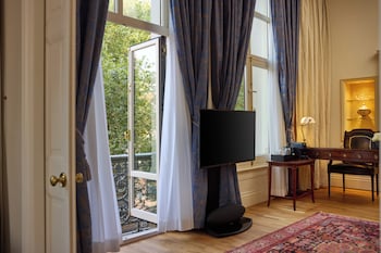 Suite, 1 Bedroom, Balcony, City View