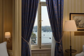 Rembrandt Suite, 1 King Bed, City View