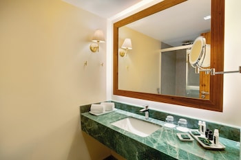 Deluxe Room, Partial Ocean View