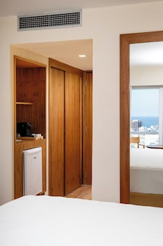 Deluxe Room, Partial Ocean View