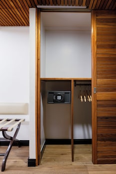 Classic Room, Mobility Accessible
