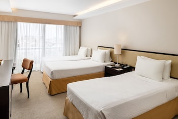 Classic Triple Room, Partial Sea View