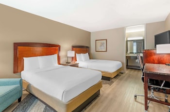 Standard Room, 2 Double Beds