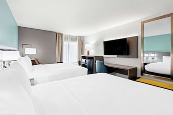 Room, 2 Queen Beds, Accessible, Non Smoking