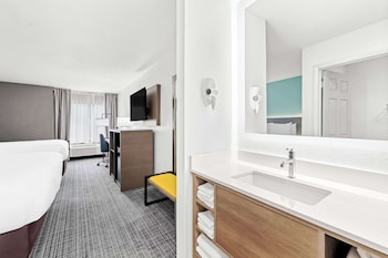 Standard Room, 2 Queen Beds, Non Smoking