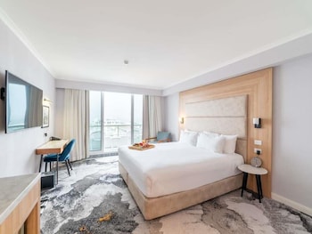 Family Room, 1 King Bed, Connecting Rooms