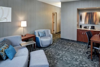 Suite, 2 Queen Beds, Non Smoking