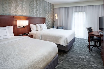 Room, 2 Queen Beds, Hearing Accessible, Non Smoking (Bathtub w/ Grab Bars)