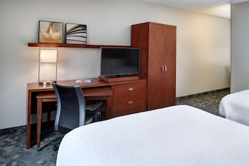 Room, 2 Queen Beds, Accessible (Mobility/Hearing Tub)