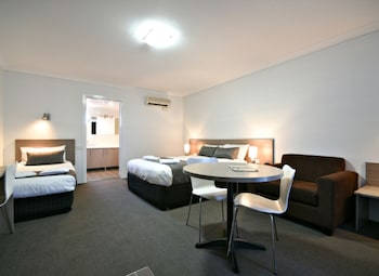 Deluxe Suite with Spa Bath