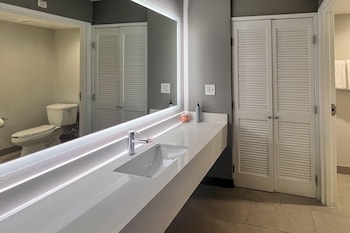 Suite, 2 Queen Beds, Non Smoking