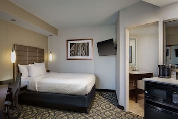 Standard Room, 1 Queen Bed