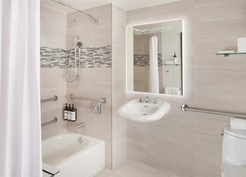 Room, 1 King Bed, Accessible, Bathtub