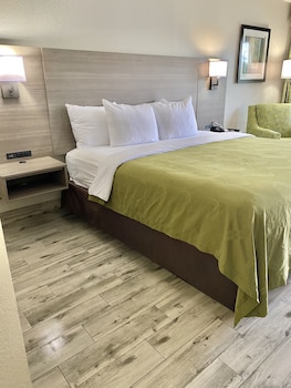 Standard Room, 1 King Bed, Non Smoking