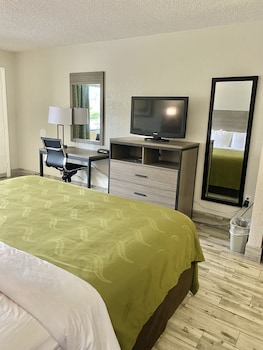 Standard Room, 1 King Bed, Non Smoking