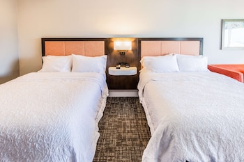 Two Queen Beds, Inland View, No Balcony, Non-Smoking