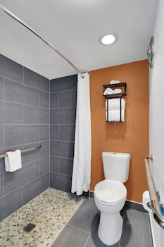 Standard Room, 2 Queen Beds, Accessible, Non Smoking