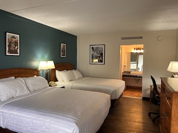 Standard Room, 2 Queen Beds, Accessible, Non Smoking