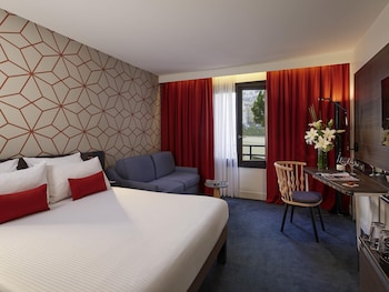 Executive Room, 1 Queen Bed with Sofa bed