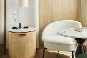 Suite, 1 Bedroom, City View