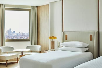 Superior Room, 2 Twin Beds, City View