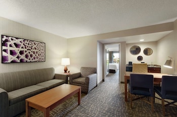 Room, 1 King Bed, Patio