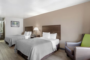Room, 2 Queen Beds, Accessible, Non Smoking (Upgrade)