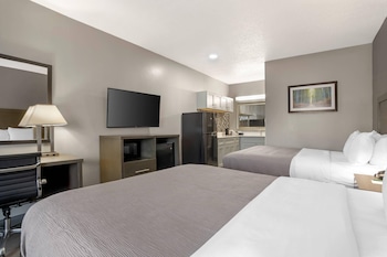 Room, 2 Queen Beds, Non Smoking (Upgrade)