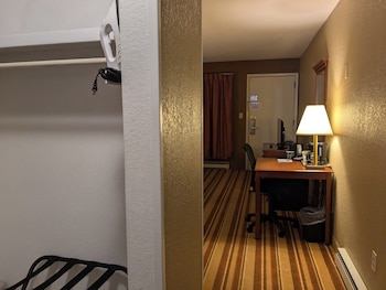 Room, 1 Queen Bed, Non Smoking