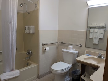 Room, 2 Queen Beds, Accessible Bathtub, Non Smoking