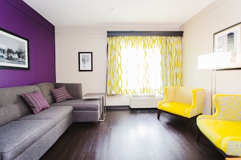 Business Room, 1 King Bed, Bathtub Grab Bars