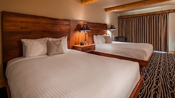 Standard Room, 2 Queen Beds, Accessible, Bathtub