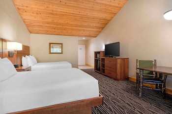Standard Room, 2 Queen Beds, Accessible, Bathtub