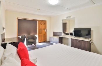 Standard Queen with Desk Room
