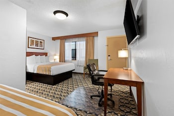 Standard Room, 2 Queen Beds, Non Smoking, Refrigerator