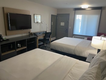 Room, 2 Queen Beds, Non Smoking