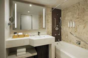 Premium Room, 1 King Bed