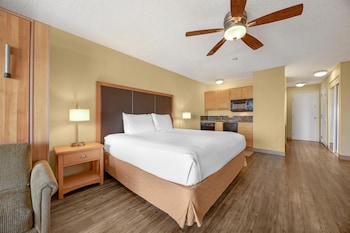 Standard Room, Multiple Beds, Non Smoking, Kitchenette