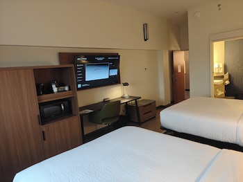 Studio, Multiple Beds, Hearing Accessible (Accessible Bathtub)