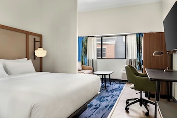 Studio, 1 King Bed with Sofa bed, Hearing Accessible